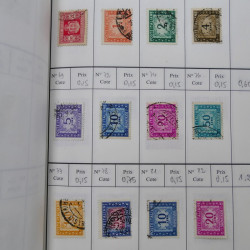 Lot de timbres d'Italie 1863-2000 neufs et oblitérés en 6 carnets à choix.