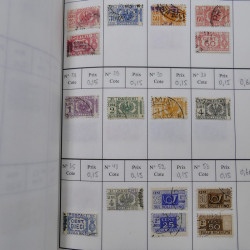 Lot de timbres d'Italie 1863-2000 neufs et oblitérés en 6 carnets à choix.