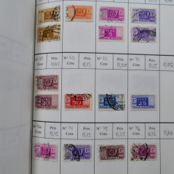 Lot de timbres d'Italie 1863-2000 neufs et oblitérés en 6 carnets à choix.