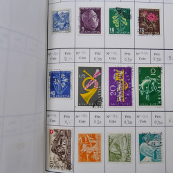 Lot de timbres de Suisse neufs et oblitérés en 6 carnets à choix.