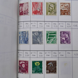 Lot de timbres de Suisse neufs et oblitérés en 6 carnets à choix.