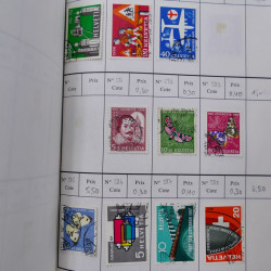 Lot de timbres de Suisse neufs et oblitérés en 6 carnets à choix.