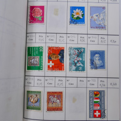 Lot de timbres de Suisse neufs et oblitérés en 6 carnets à choix.