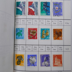 Lot de timbres de Suisse neufs et oblitérés en 6 carnets à choix.