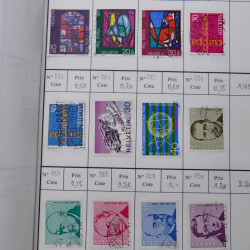 Lot de timbres de Suisse neufs et oblitérés en 6 carnets à choix.