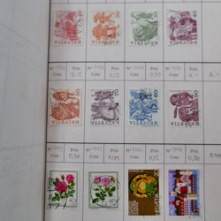 Lot de timbres de Suisse neufs et oblitérés en 6 carnets à choix.