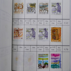 Lot de timbres de Suisse neufs et oblitérés en 6 carnets à choix.