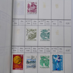 Lot de timbres de Suisse neufs et oblitérés en 6 carnets à choix.