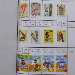 Lot de timbres d'Australie 1912-1998 oblitérés en 3 carnets à choix.