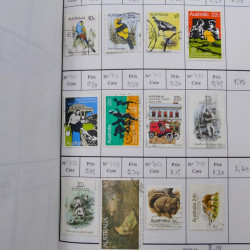 Lot de timbres d'Australie 1912-1998 oblitérés en 3 carnets à choix.