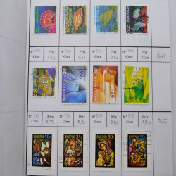 Lot de timbres d'Australie 1912-1998 oblitérés en 3 carnets à choix.