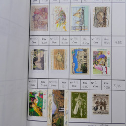 Lot de timbres d'Australie 1912-1998 oblitérés en 3 carnets à choix.