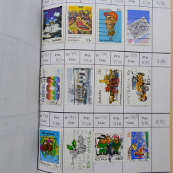 Lot de timbres d'Australie 1912-1998 oblitérés en 3 carnets à choix.