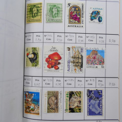 Lot de timbres d'Australie 1912-1998 oblitérés en 3 carnets à choix.