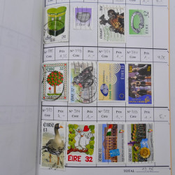 Lot de timbres d'Irlande 1922-1997 oblitérés en 2 carnets à choix.