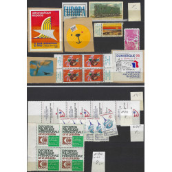 Lot de divers vignettes de France moderne en 2 cartes de classement.