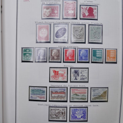 Collection massive timbres d'Europe neufs et oblitérés en un album.