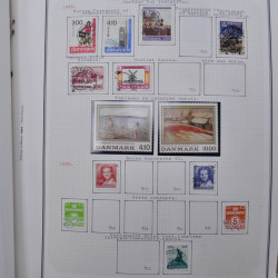 Collection massive timbres d'Europe neufs et oblitérés en un album.