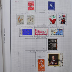 Collection massive timbres d'Europe neufs et oblitérés en un album.