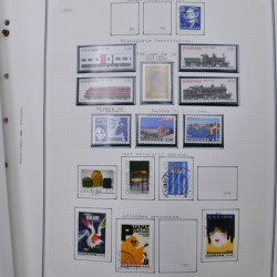 Collection massive timbres d'Europe neufs et oblitérés en un album.