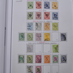 Collection massive timbres d'Europe neufs et oblitérés en un album.