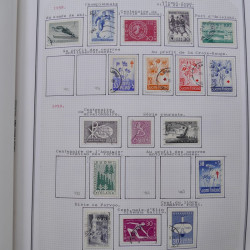 Collection massive timbres d'Europe neufs et oblitérés en un album.