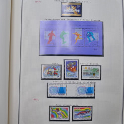 Collection massive timbres d'Europe neufs et oblitérés en un album.