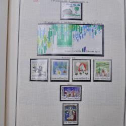 Collection massive timbres d'Europe neufs et oblitérés en un album.