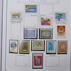 Collection massive timbres d'Europe neufs et oblitérés en un album.