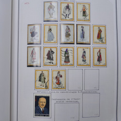 Collection massive timbres d'Europe neufs et oblitérés en un album.