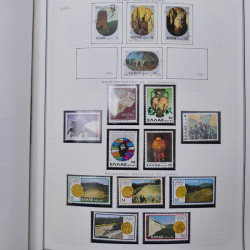 Collection massive timbres d'Europe neufs et oblitérés en un album.