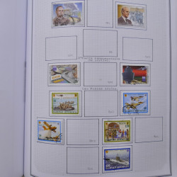 Collection massive timbres d'Europe neufs et oblitérés en un album.