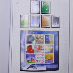 Collection massive timbres d'Europe neufs et oblitérés en un album.