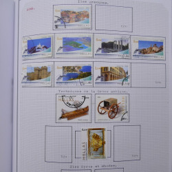 Collection massive timbres d'Europe neufs et oblitérés en un album.