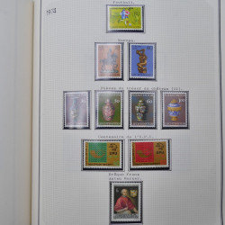 Collection massive timbres d'Europe neufs et oblitérés en un album.