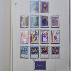 Collection massive timbres d'Europe neufs et oblitérés en un album.