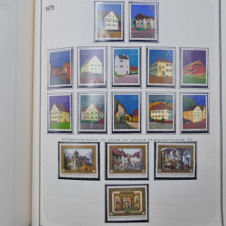 Collection massive timbres d'Europe neufs et oblitérés en un album.