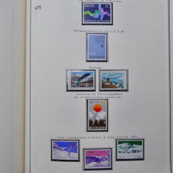 Collection massive timbres d'Europe neufs et oblitérés en un album.