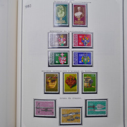 Collection massive timbres d'Europe neufs et oblitérés en un album.