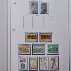 Collection massive timbres d'Europe neufs et oblitérés en un album.