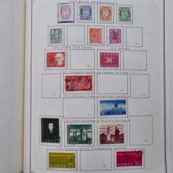 Collection massive timbres d'Europe neufs et oblitérés en un album.