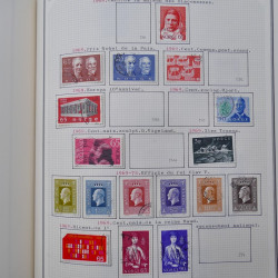 Collection massive timbres d'Europe neufs et oblitérés en un album.