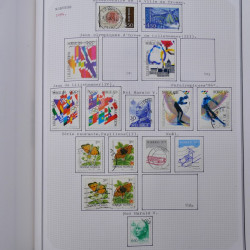 Collection massive timbres d'Europe neufs et oblitérés en un album.