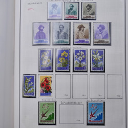 Collection massive timbres d'Europe neufs et oblitérés en un album.