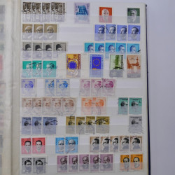 Lot de timbres de Turquie, Yougoslavie oblitérés en un album