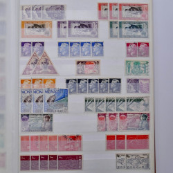 Lot de timbres de Monaco neufs et oblitérés en un album.