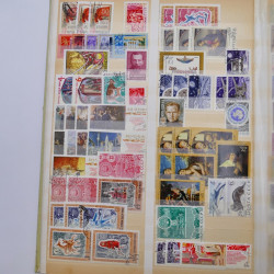 Lot de timbres de Russie neufs et oblitérés en deux albums.