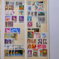 Lot de timbres de Russie neufs et oblitérés en deux albums.