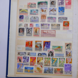 Lot de timbres de Russie neufs et oblitérés en deux albums.