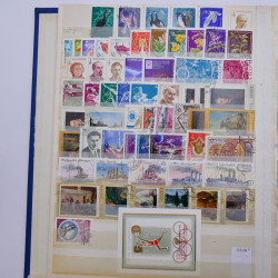 Lot de timbres de Russie neufs et oblitérés en deux albums.